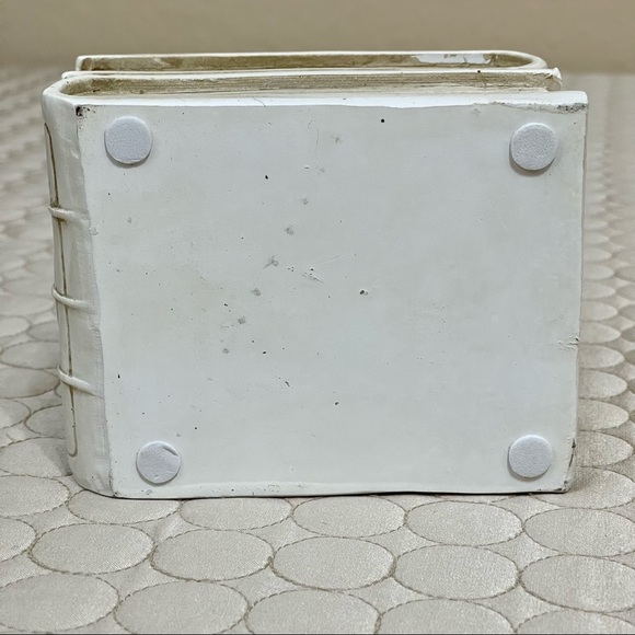 🌱 SOLD Bird on a Book Home Decor - Picture 5 of 6